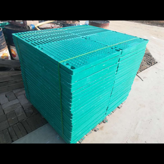 Pig slats BMC floor